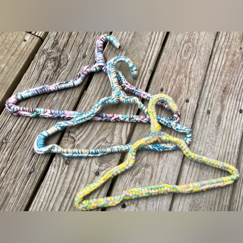 Vintage Crochet Colorful Coat Hangers Protect Clothes Slip Off Clothes Hanger - Picture 5 of 9